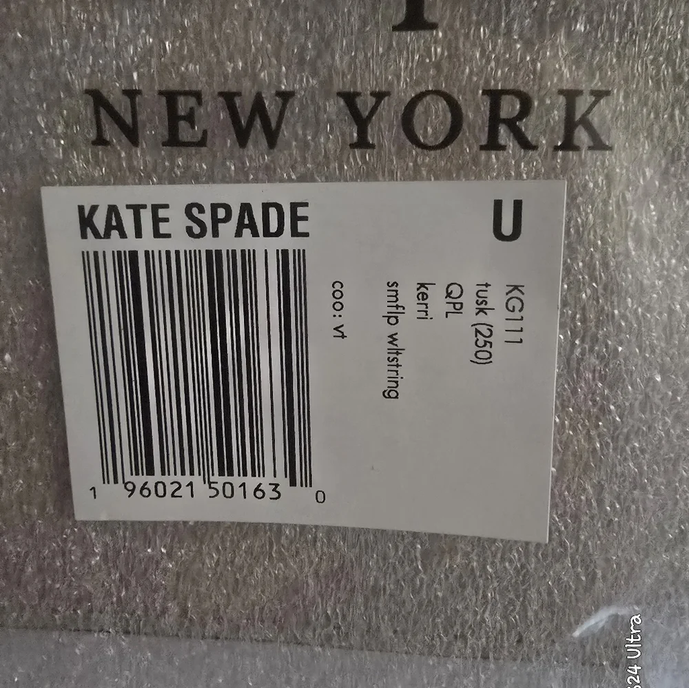 Kate Spade ♠️ Tusk Kerri Wallet on a string Purse NWT